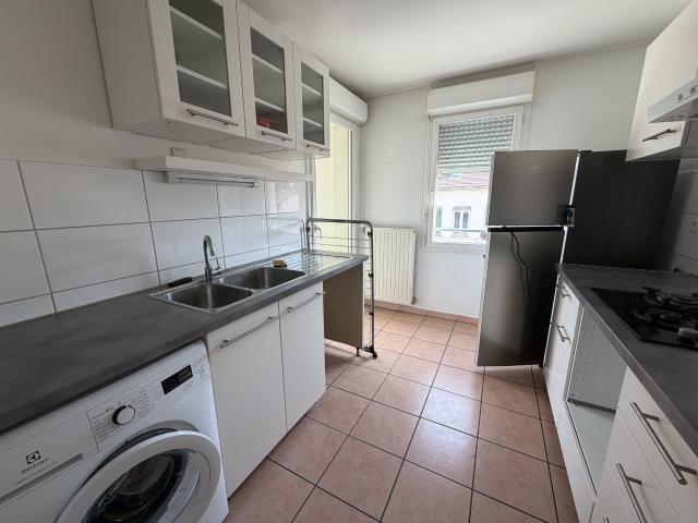 T3 MEUBLE 69.21 PLACE JULES GRANDCLÉMENT TERRASSE