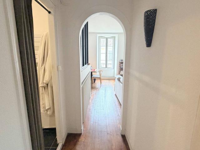 T3 meublé 75 m² chambre + bureau cave rue de Lurbe, Bordea