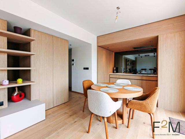 T3 MEUBLE AVEC BALCON, ROOFTOP PRIVATIF ET GARAGE A LOUER A CALU