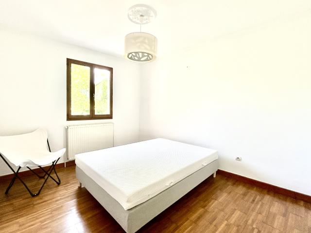 T3 MEUBLE AVEC BELLE TERRASSE