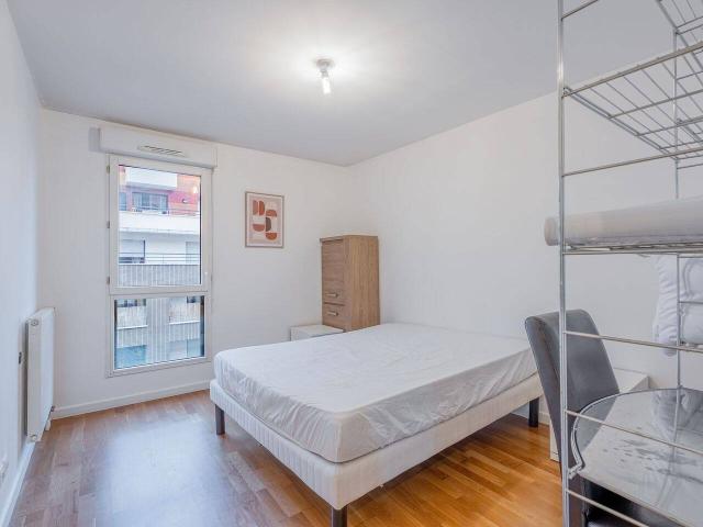 T3 meublé avec grand balcon — Asnières sur Seine, rue Eugénie Eb