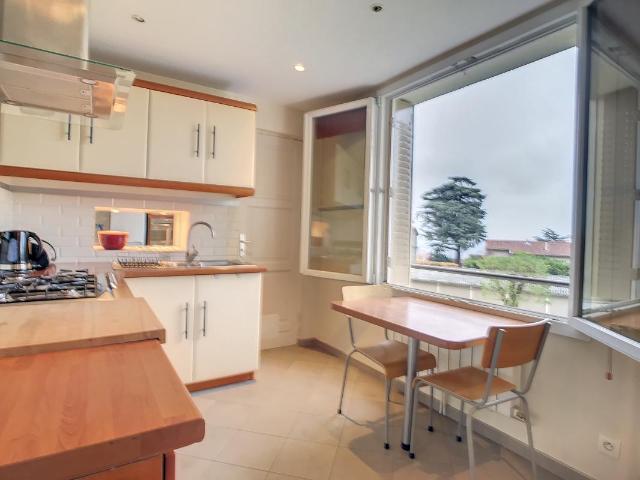 T3 – MEUBLE – GARAGE – 69 m² – 69005 – LYON