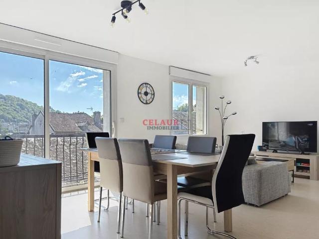 T3 meuble lumineux avec stationnement toutes charges comprises