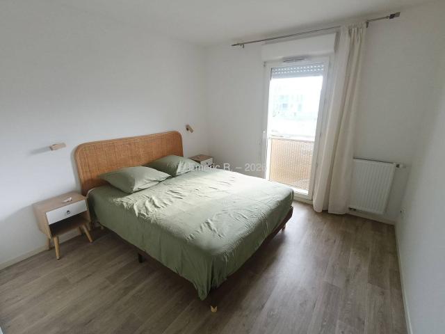 T3 MEUBLÉ RÉNOVÉ 60 m² – TERRASSE 14 m² – 2 PLACES DE PARKING – PRÊT À VIVRE VILLENAVE D’ORNON