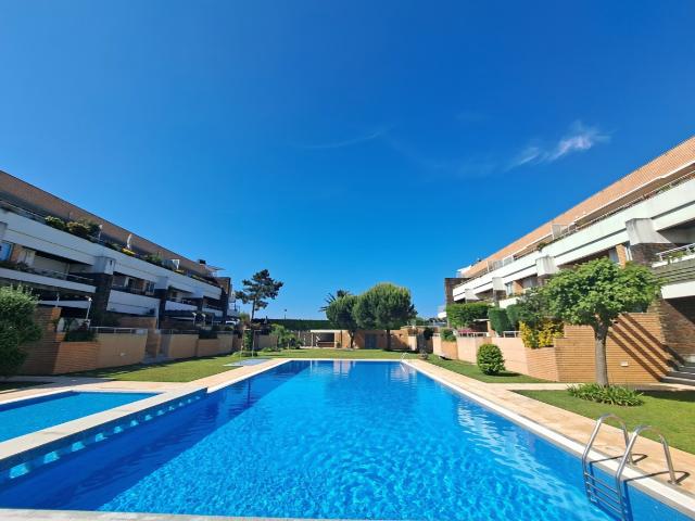 T3 Mobilado com Piscina para arrendamento anual na Praia de OFIR
