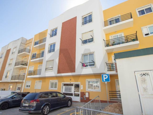T3 na Ericeira — Áreas Amplas, Garagem e Arrecadação