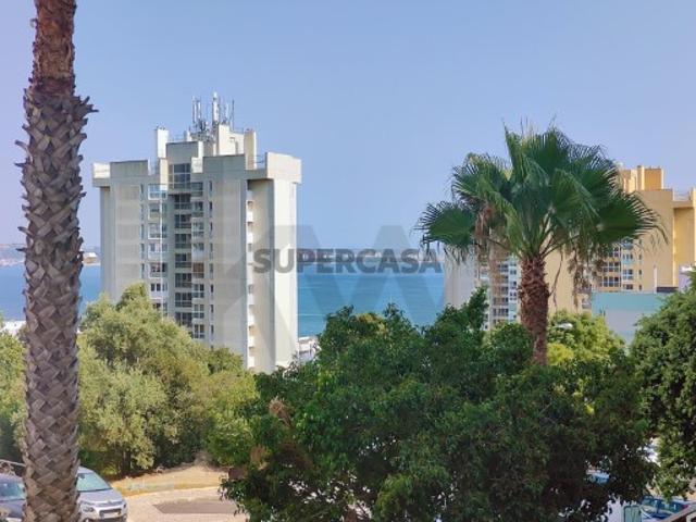 T3 na Quinta da Terrugem com Açoteia Privativa, Vista Mar e Garagem | Paço de Arcos
