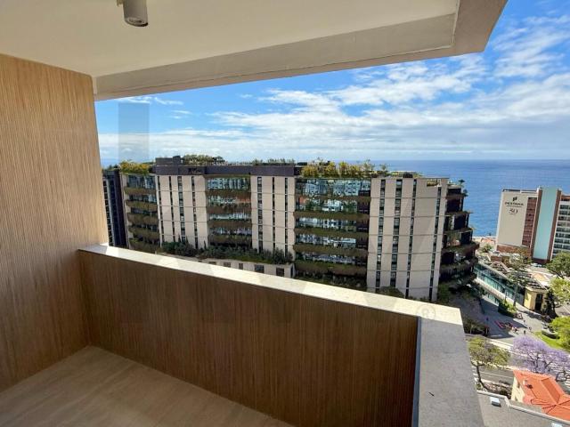 T3 no Último Piso com Vistas Panorâmicas sobre o Oceano 96m² São Pedro Funchal