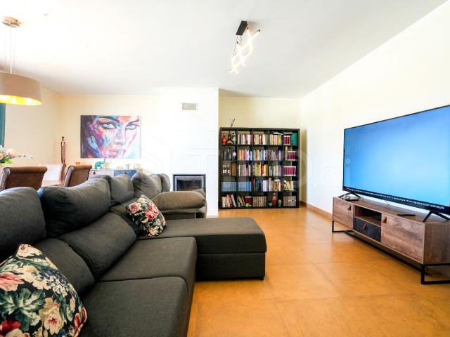 T3 NO CENTRO DE AZAMBUJA | 135 M² PRIVATIVOS | 200 M² DE ÁREA BRUTA | GARAGEM BOX 39,60 M² ESPAÇO, CONFORTO, PRIVACIDADE E TUDO À PORTA