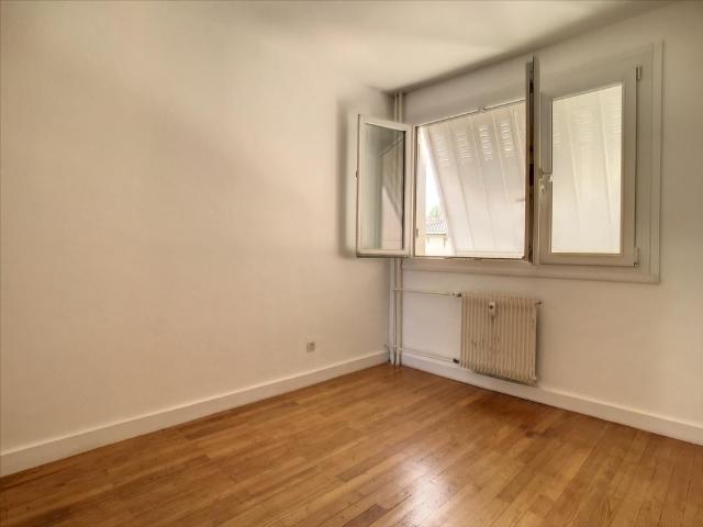 T3 – NON MEUBLE – BALCON – BRON – 69500