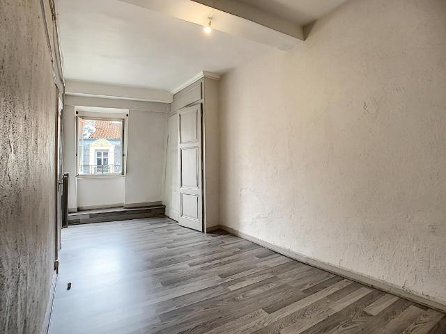 T3 NON MEUBLE – 79 m2 – 69002 LYON