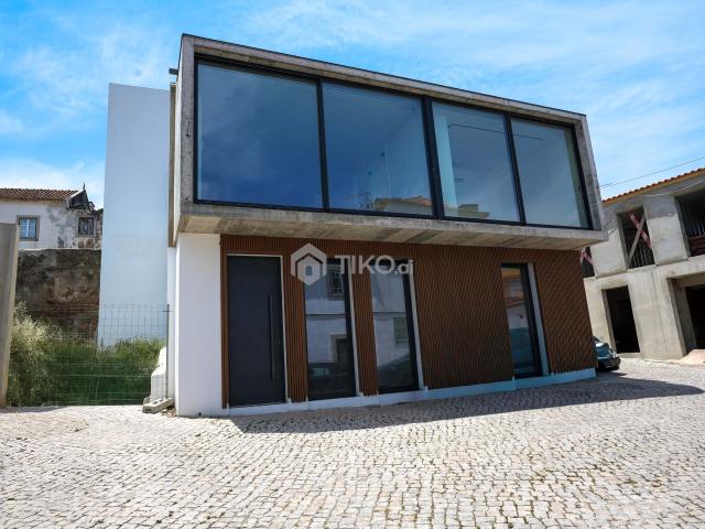 T3 NOVO NO CENTRO DA LOURINHÃ | QUALIDADE ACIMA DA MÉDIA | PRONTO A ESTREAR