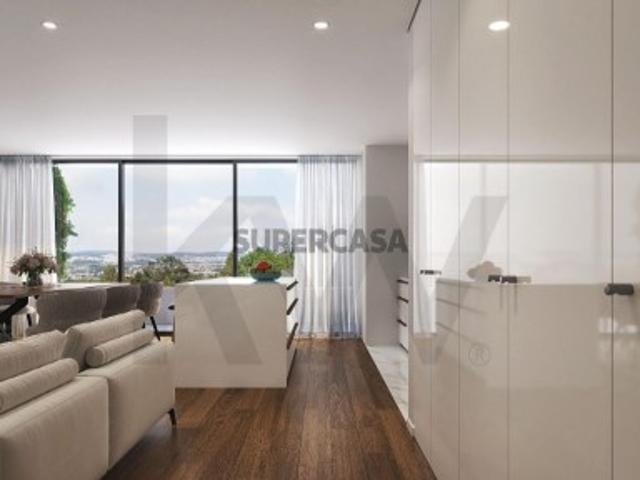 Apartamento T3, c/ Varanda e Garagem, no Centro Histórico de Leça da Palmeira