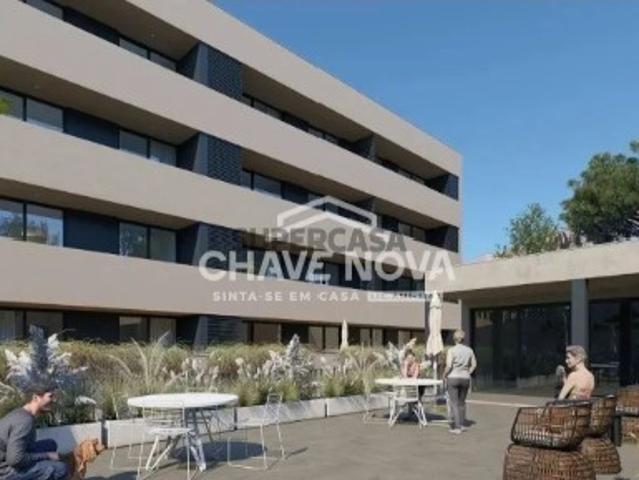 T3 Novo c/ Varanda num Condomínio Fechado c/Piscina em Valadares
