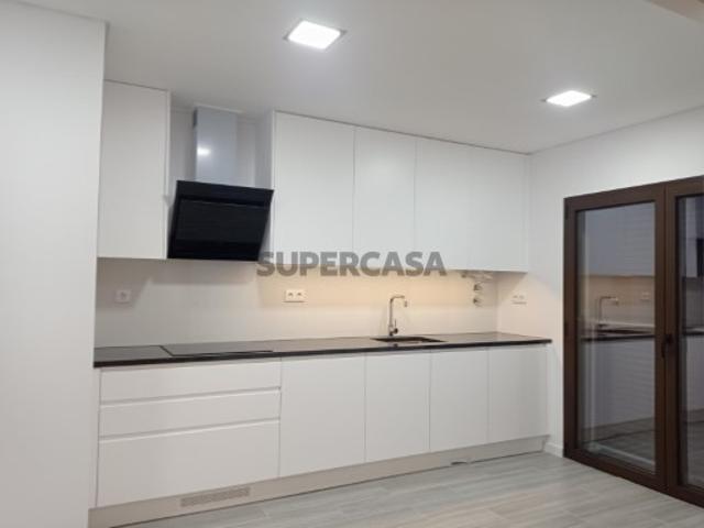 T3 Novo, com parqueamento Urbanização Alto das Barreiras, Montijo OFERTA DE ESCRITURA