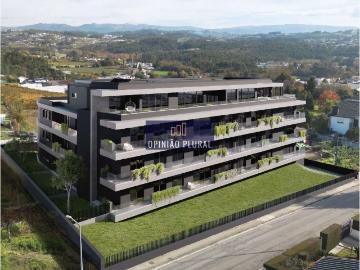 T3 Novo de Luxo com Varanda e Garagem Tripla | Lousada