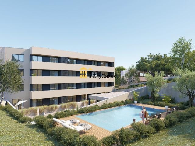 T3 Novo em Condomínio com Piscina