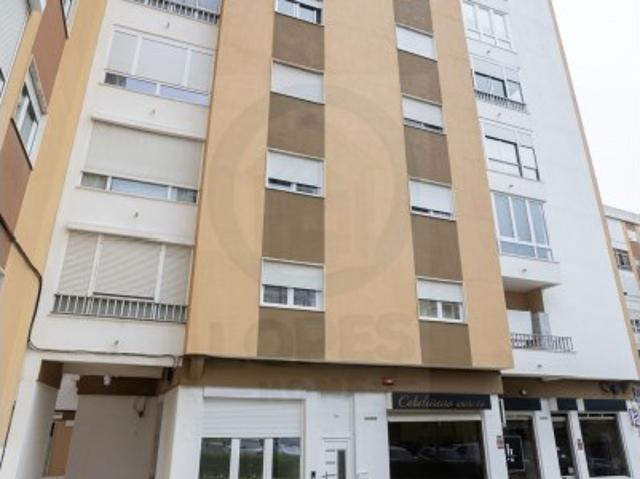 T3 NOVO | SUÍTE | 3 WC | Cozinha Open Space | Acabamentos Premium | Bobadela