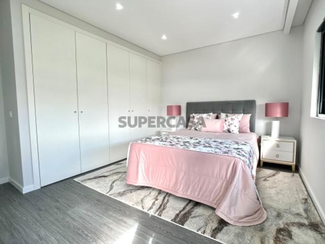 T3 Olhão / Algarve Condomínio com Piscina Apartamentos Novos