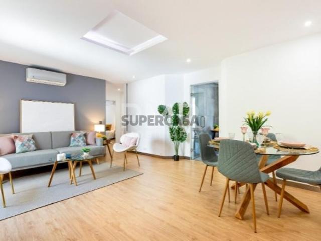 Apartamento T3 remodelado nos Olivais