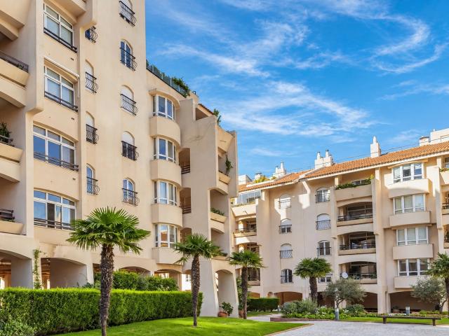 T3 para Arrendamento com Vista Mar e Piscina | Cascais