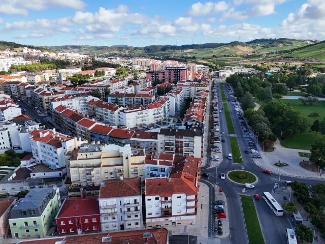 T3 para arrendar em Torres Vedras — pronto a habitar, com estacionamento privativo