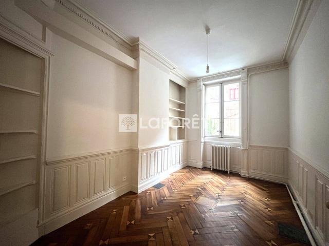 T3 pièces non meublé 34 Quai Docteur Gailleton