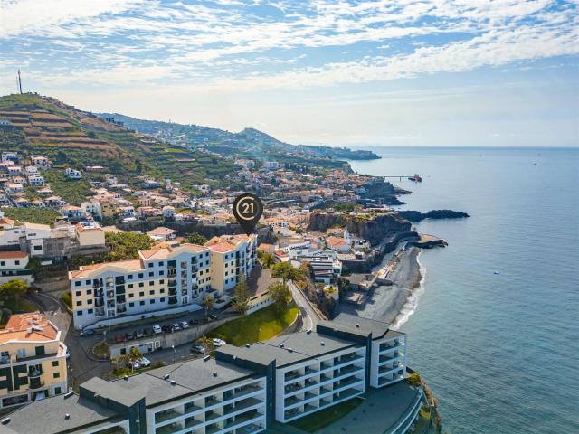 T3 Primeira Linha com Vista Mar Deslumbrante em Câmara de Lo. 124m² Câmara De Lobos