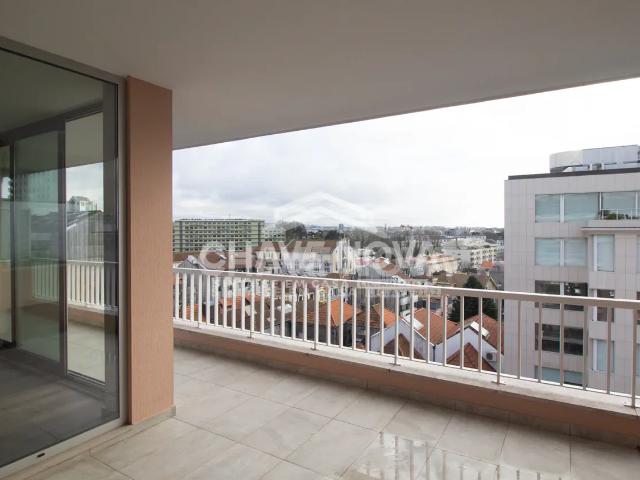 T3 Remodelado na Boavista | Terraço, Jardim de Inverno e 3 Lugares de Garagem