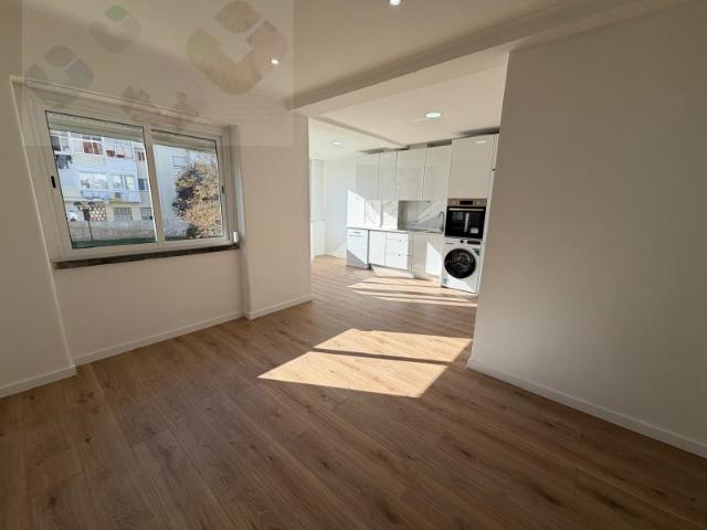 T3 Remodelado, Amadora Liceu
