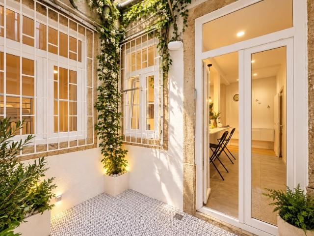 T3 Remodelado com Terraço no Castelo | Venda ou Arrendamento de Longa Duração
