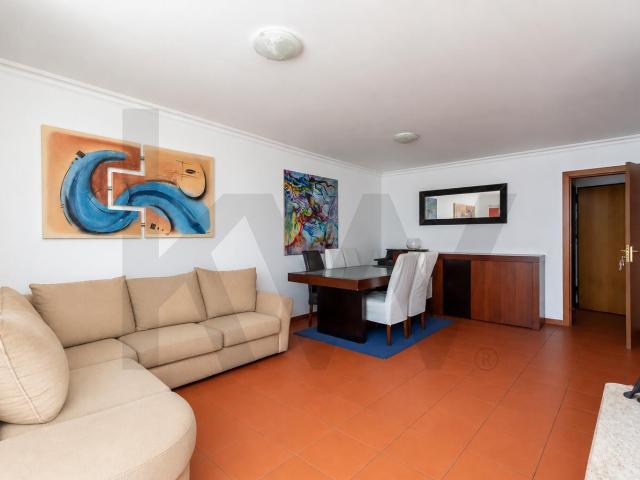 T3 Remodelado com Varanda e Arrecadação, Buraca / Alfragide