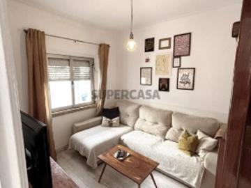 T3 Remodelado com Quintal na Cova da Piedade