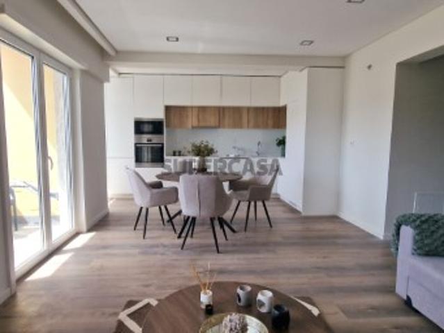 T3 Remodelado com Suite, Varandas e Excelente Localização Central em Lisboa