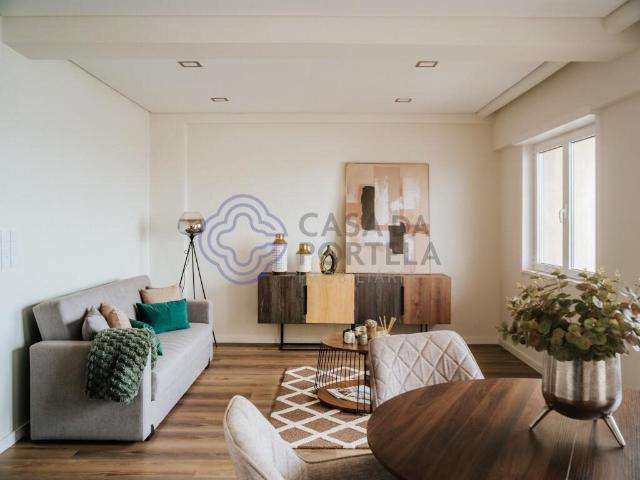 T3 Remodelado com Suíte e Cozinha Equipada | Benfica | Vista. 95m² Benfica
