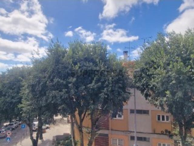 T3 Remodelado com Suite e Varanda junto ao Parque Central da Mina