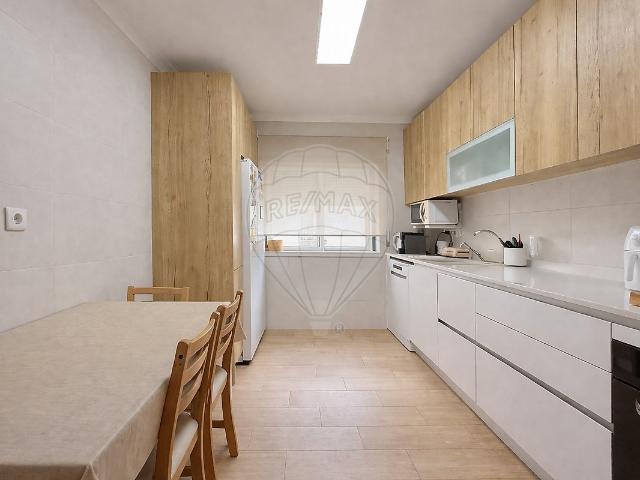 T3 Remodelado e Mobilado no Bairro Afonso Costa, Setúbal