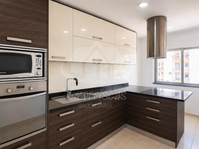 T3 Remodelado | Vista Rio | Cozinha Equipada | Arrecadação | São João da Talha