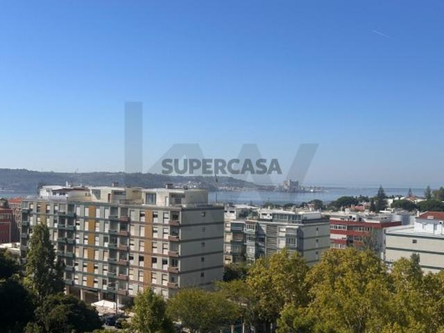 T3 Remodelado | 106 m² | Último Piso | 3 Varandas | Vista Rio e Mar | Belém