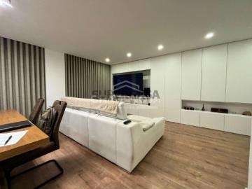 T3 Renovado c/ Lugar de Garagem em São João da Madeira