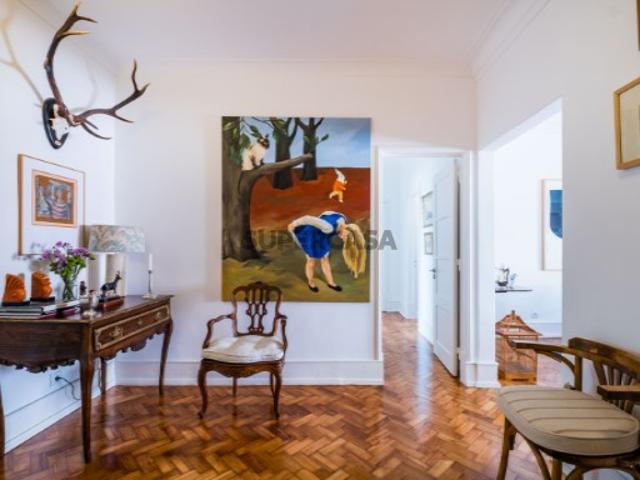 T3 com 1 Suite + Pátio comum e alguma VISTA RIO | RESTELO Lisboa