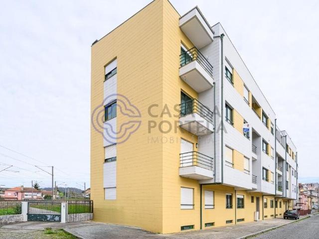 T3 Renovado com Garagem Box para 2 Carros | Rua do Pinheiro. 121m² Ermesinde