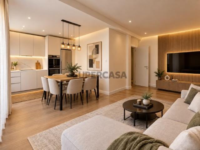 T3 Renovado com Suite | Excelente Localização | Amadora
