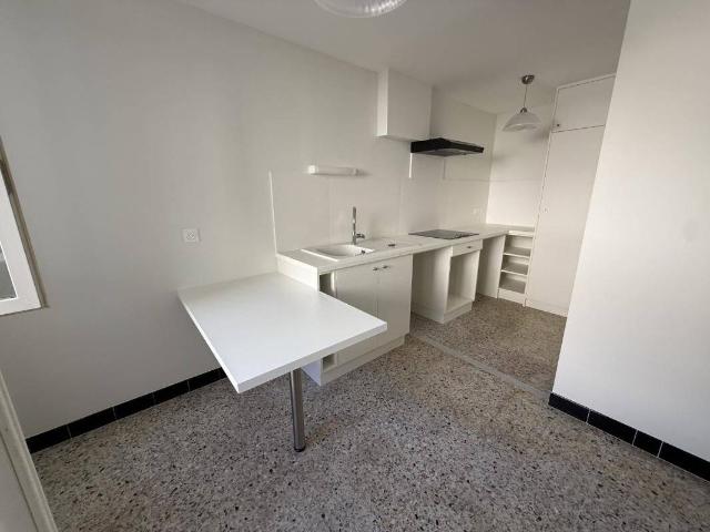 T3 RENOVE AU COEUR DU VILLAGE