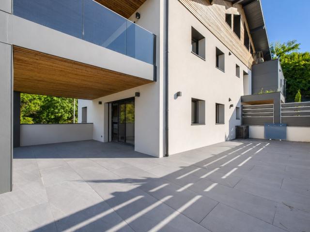 T3 rénové de 77 m2 avec terrasse de 62 m2 à Neuvecelle 77m² Neuvecelle