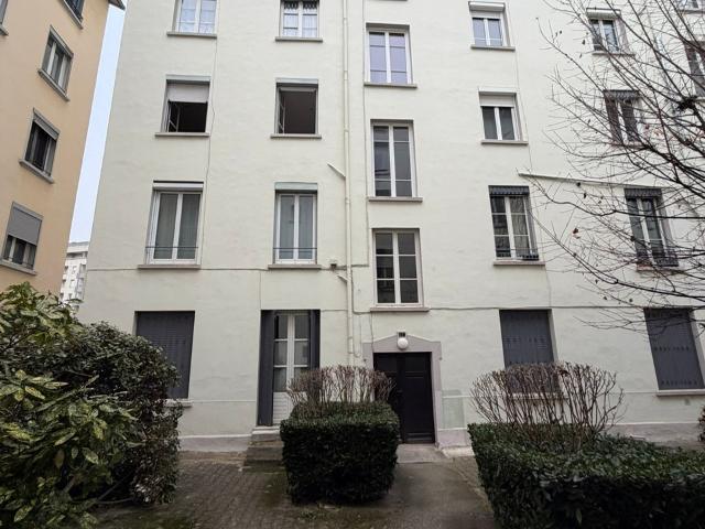 T3 RUE DU DAUPHINE LYON 3