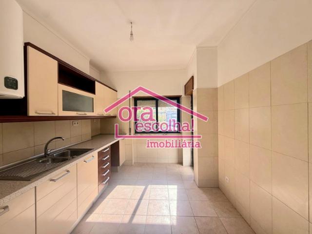 T3 semi remodelado com Suíte, Varanda nas Paivas!
