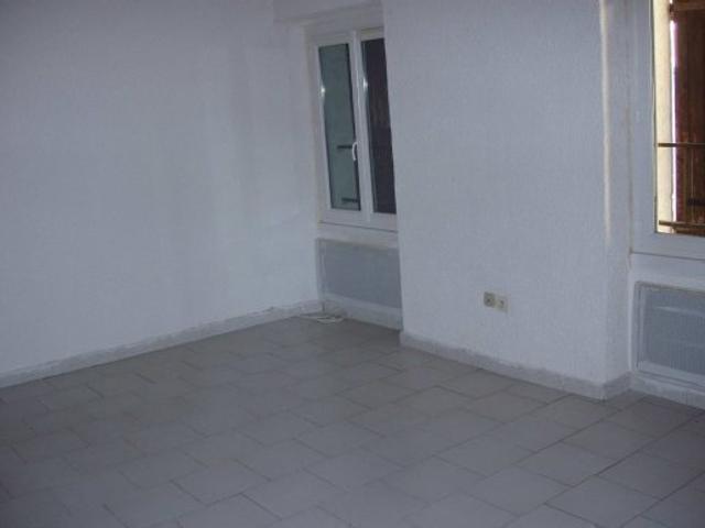 T3 Sénas 13560