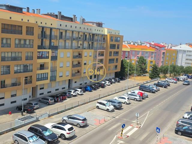 Apartamento T3 Sta Marta Do Pinhal com estacionamento