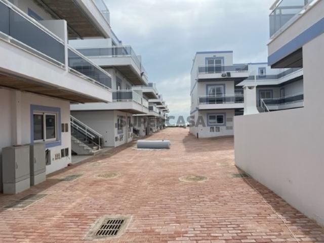 T0+1 com parqueamento e Acesso Direto à Praia Manta Rota